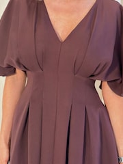 Girl In Mind Laura V-Neck Short Sleeve Flowy Brown Midi Dress - Bild 4 von 6