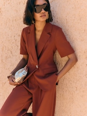 Friends Like These Short Sleeve Tailored Blazer - Bild 1 von 5