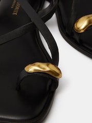 Accessorize Σανδάλια με μεταλλική λεπτομέρεια και λουράκια στα δάχτυλα - Εικόνα 3 του 3