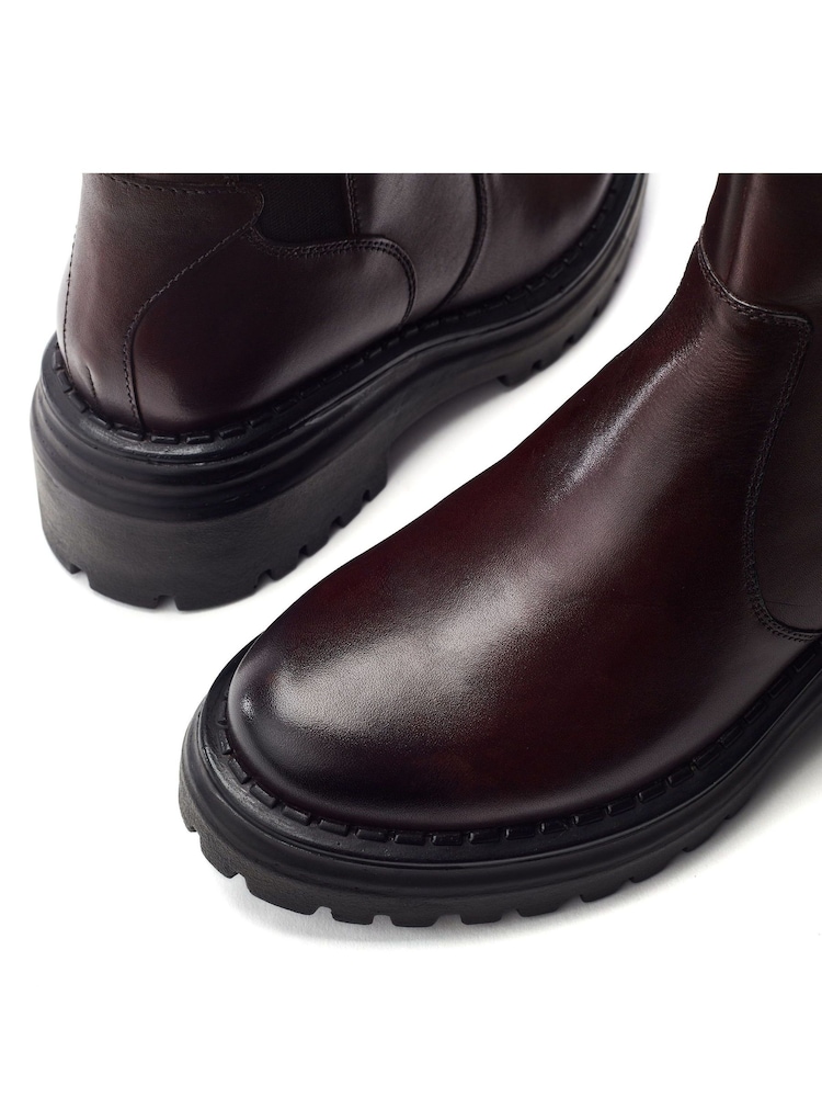 Moda in Pelle Red Luccio Zip Detail Wedge Chelsea Boots - Image 4 of 4