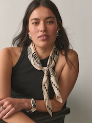 Ecru Cream - Bandana Print Lightweight Square Scarf - រូបភាព 1 នៃ 7