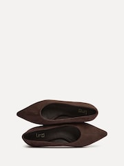 بني - Linzi Direct Point Toe Flat Ballet Pumps - صورة 5 من 5