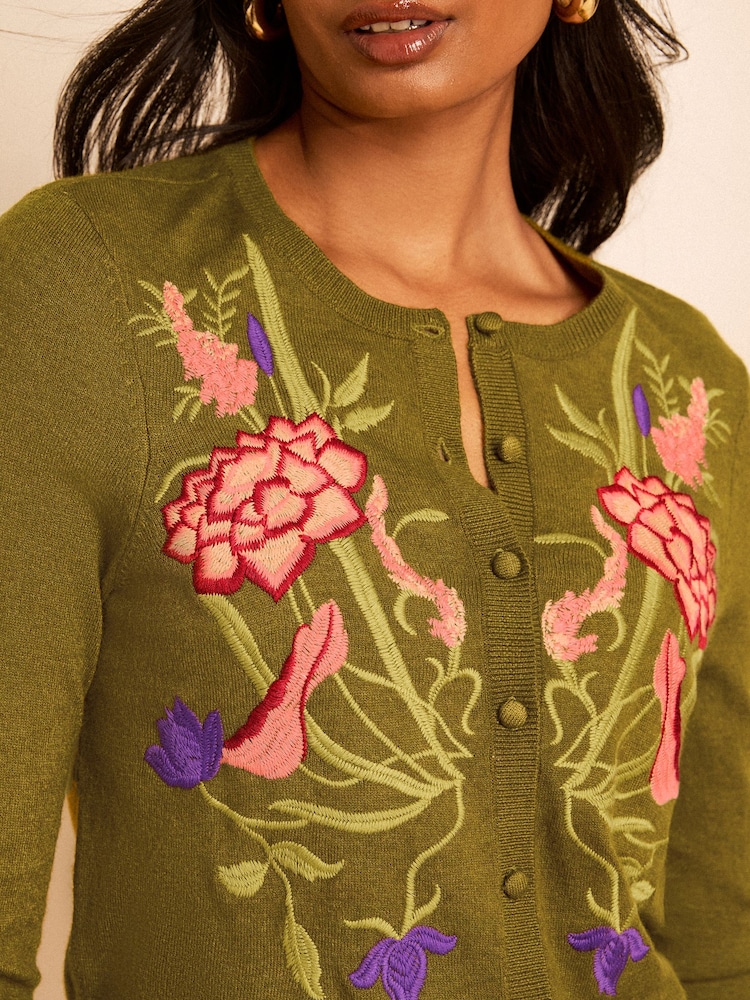 Love & Roses X RHS Green Crew Neck 3/4 Sleeve Floral Embroidered Knitted Cardigan - Image 2 of 4 Love & Roses X RHS Green Crew Neck 3/4 Sleeve Floral Embroidered Knitted Cardigan - Image 2 of 4