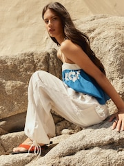 ניטרלי - BHOEM צבע ניטרלי מכנסיים בגזרה רחבה עם קשירה, %100 פשתן - תמונה 2 מתוך 6