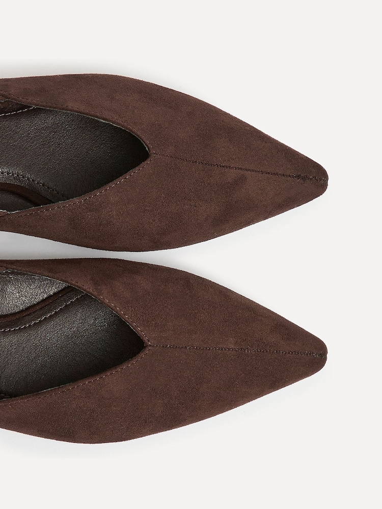 بني - حذاء باليرينا مسطَّح بمقدمة مُدبَّبة عند الأصابع Lorna من Linzi - صورة 5 من 5 بني - حذاء باليرينا مسطَّح بمقدمة مُدبَّبة عند الأصابع Lorna من Linzi - صورة 5 من 5