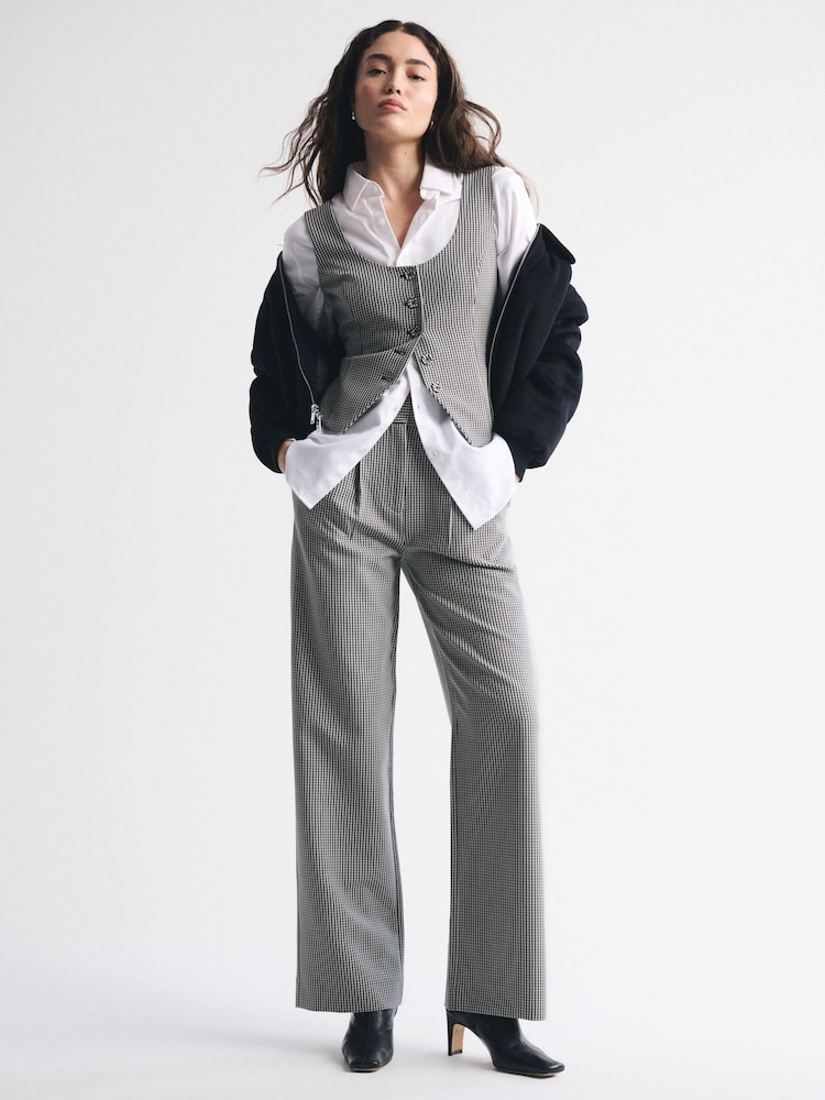 Abercrombie & Fitch Black Tie Back Scoop Neck Vest - Image 2 of 7