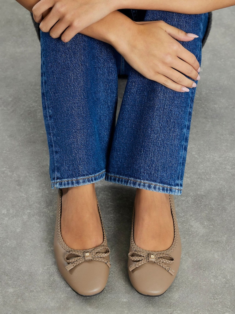 River Island Brown Bow Ballet Flats - Image 1 of 6 River Island Brown Bow Ballet Flats - Image 1 of 6