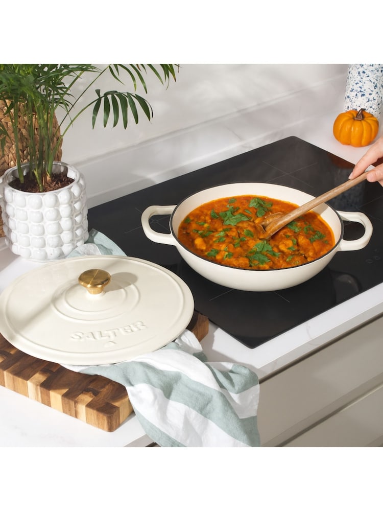 Salter Cream Chester Shallow Cast Iron 2.8L Casserole Pot - Image 2 of 14 Salter Cream Chester Shallow Cast Iron 2.8L Casserole Pot - Image 2 of 14