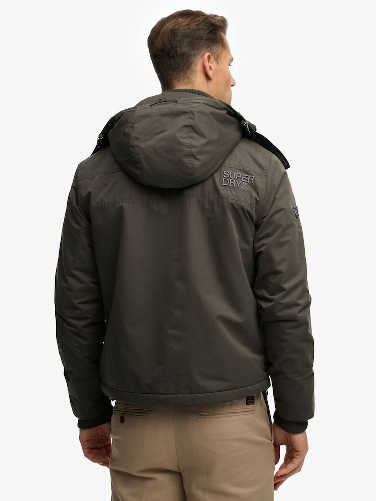 Svart - Superdry Med hette mikrofiber, arktisk vindjakke - Bilde 2 av 9