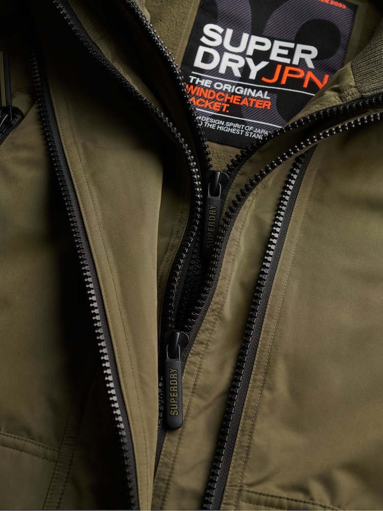 أخضر - سترة هودي من Superdry مصنوعة من قماش ميكرو أركتيك مقاوم للرياح - صورة 7 من 7