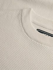 أبيض - كنزة محبوكة بملمس بارز من Superdry - صورة 7 من 7