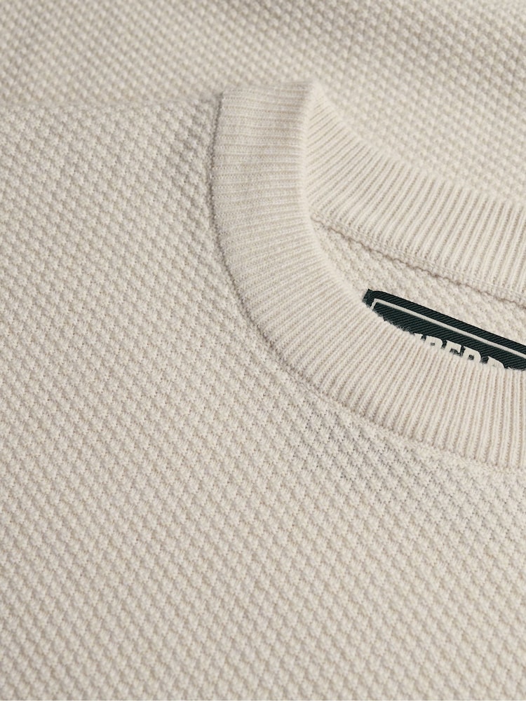 أبيض - كنزة محبوكة بملمس بارز من Superdry - صورة 7 من 7
