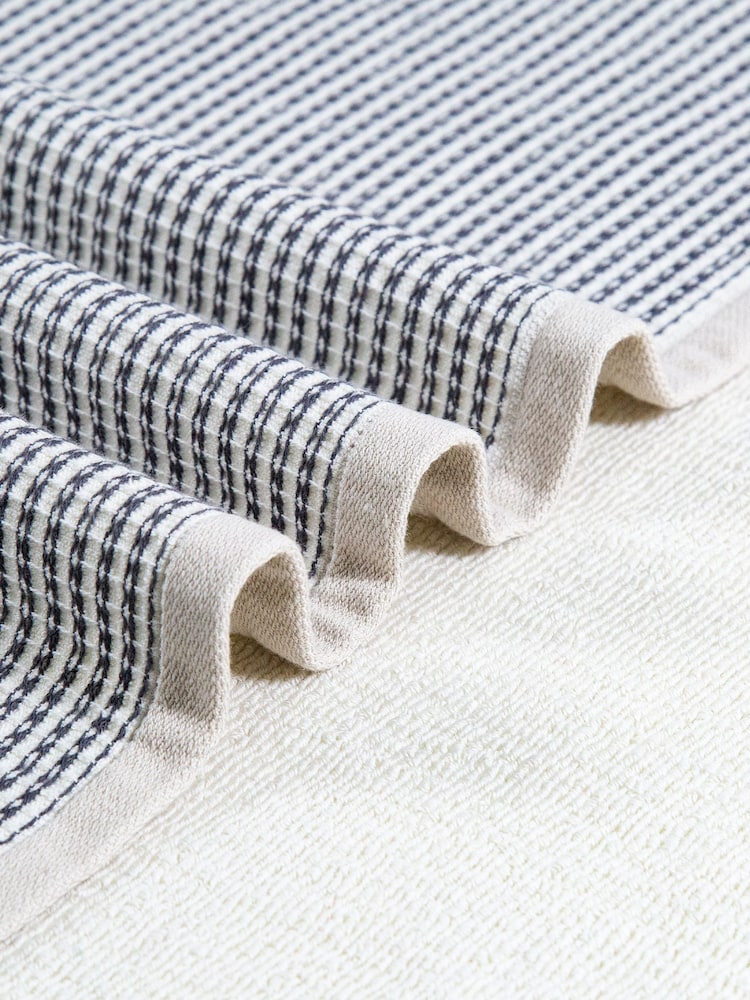 myTRIDENT Aven Patterned Towel - Image 6 of 6 myTRIDENT Aven Patterned Towel - Image 6 of 6