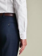 قميص تويل لا يحتاج إلى الكي بياقة مدببة وتلبيس رشيق من Charles Tyrwhitt - صورة 2 من 6