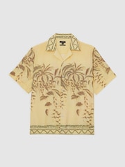 Reiss Yellow Camino Palm-Print Cuban-Collar Shirt - Image 2 of 6