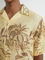 Reiss Yellow Camino Palm-Print Cuban-Collar Shirt - Image 3 of 6