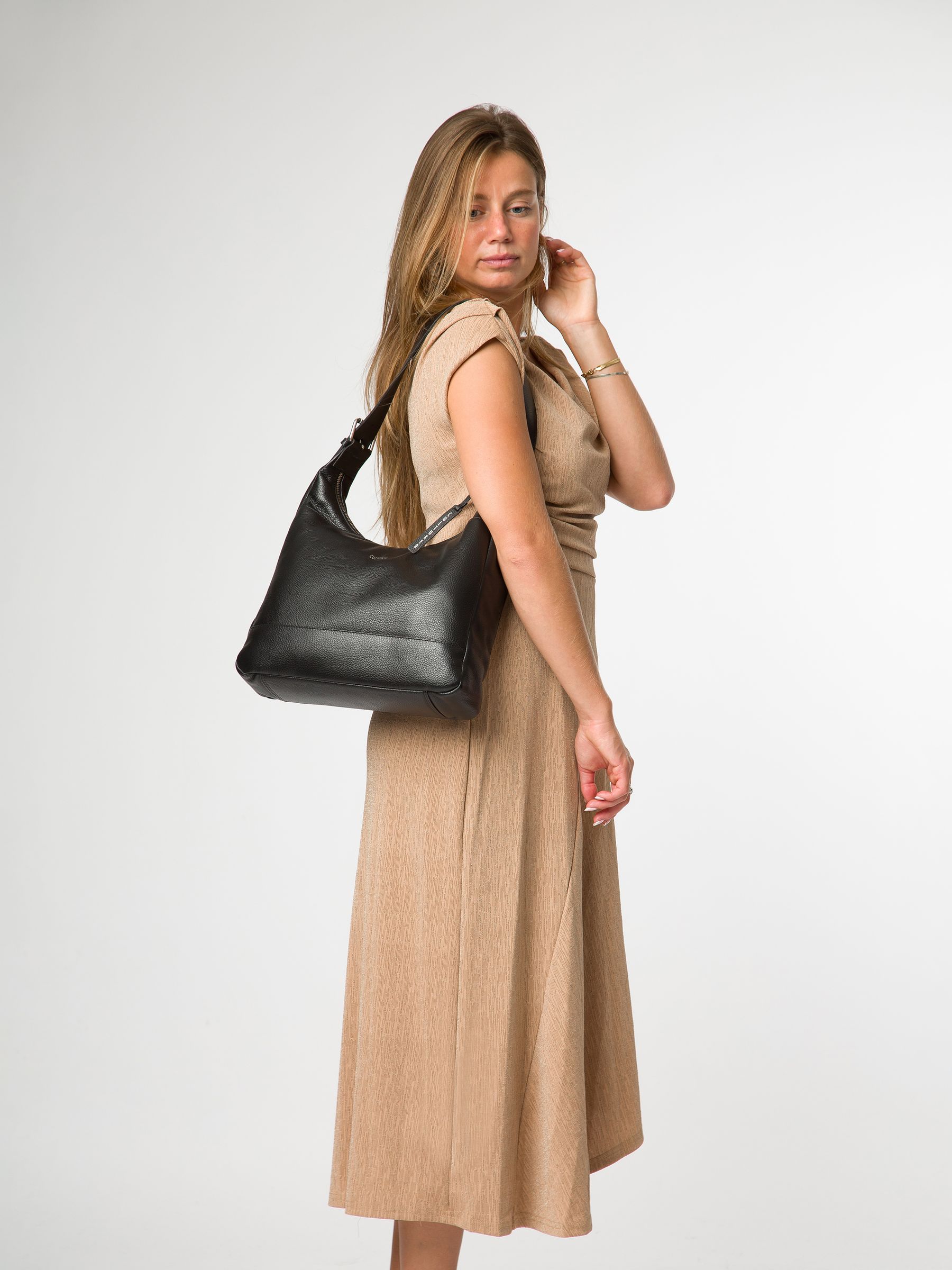 Cultured London Women's Black Kovo Leather Shoulder Bag