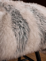 Faux Fur Stripe Throw - Larawan 4 ng 7