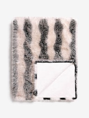 Faux Fur Stripe Throw - Larawan 6 ng 7