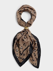 أسود - Katie Loxton Ripple Scarf - Image 2 of 5