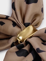 أسود - Katie Loxton Ripple Scarf - Image 5 of 5