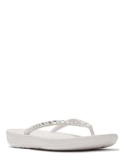 شبشب مريح بتوسيد Iqushion مزين بكريستالات متعددة من FitFlop - Image 4 of 5