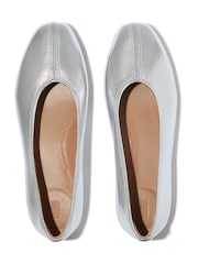 FitFlop Silver Delicato High-Cut Soft-Leather Ballet Flats - Image 4 of 6