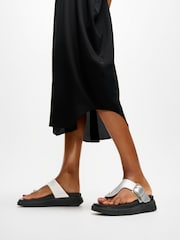 FitFlop Silver Gen FF Buckle Tumbled Leather Toe Post Sandals - Image 1 of 2