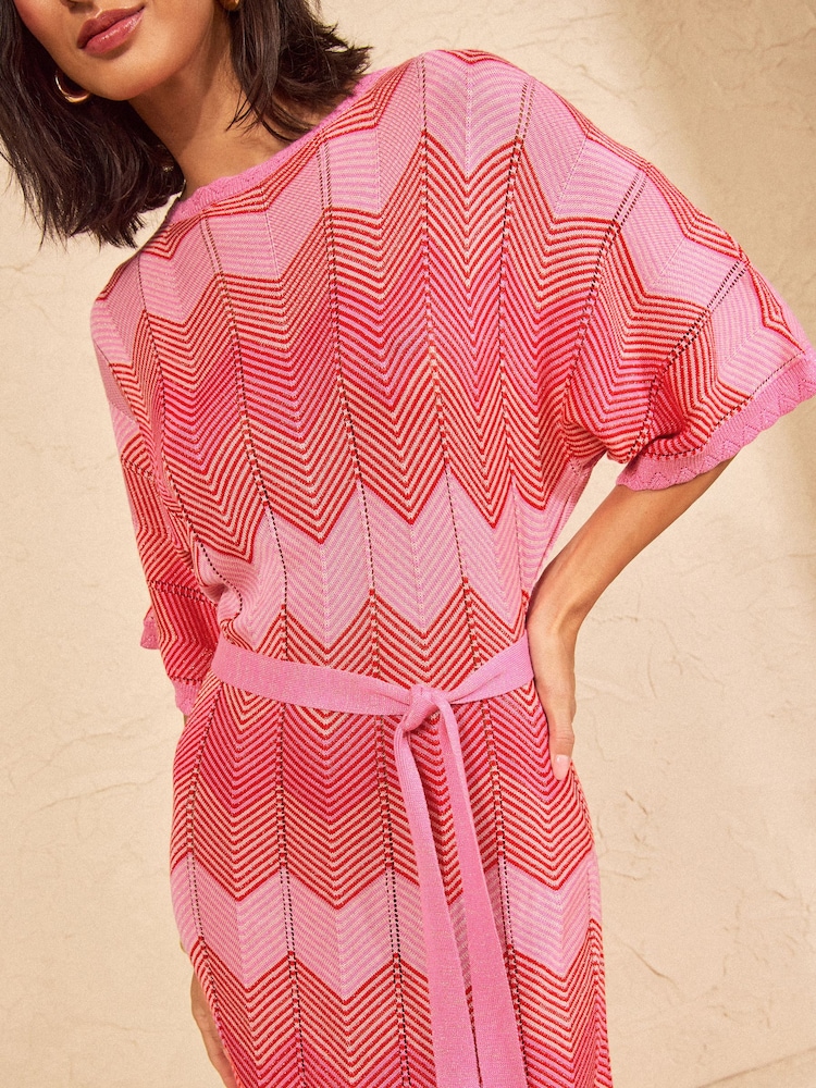 Love & Roses Pink Petite Chevron Batwing Crew Neck Knitted Midi Dress - Image 2 of 4 Love & Roses Pink Petite Chevron Batwing Crew Neck Knitted Midi Dress - Image 2 of 4