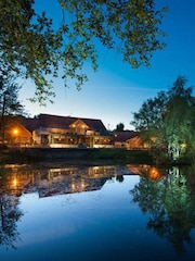 RED LETTER DAYS One Night Deluxe Stay with Breakfast for Two Gift Experience - Image 1 of 4