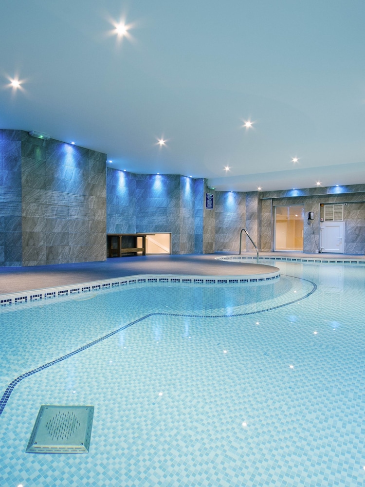 RED LETTER DAYS Two Night Stay for Two at Durley Dean Hotel Gift Experience - Image 1 of 4