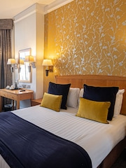 RED LETTER DAYS Two Night Stay for Two at Durley Dean Hotel Gift Experience - Image 3 of 4