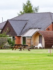 RED LETTER DAYS One Night Escape with Breakfast and Unlimited Golf For Two at Rodway Hill Gift Experience - Image 2 of 4