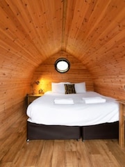 RED LETTER DAYS One Night Escape with Breakfast and Unlimited Golf For Two at Rodway Hill Gift Experience - Image 4 of 4