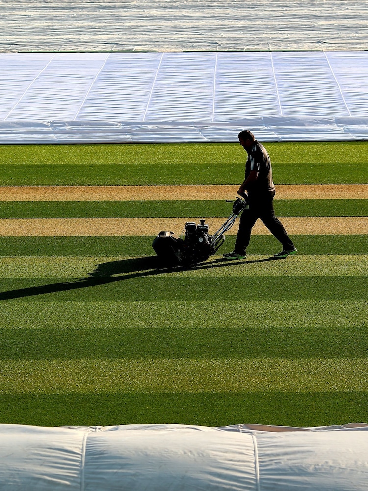 RED LETTER DAYS Oval Cricket Ground Tour for Two Gift Experience - Image 4 of 4