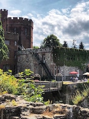 RED LETTER DAYS Luxury One Night Stay with Dinner for Two Gift Experience - Image 2 of 4