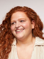 RED LETTER DAYS LUSH 30 Minute Bespoke Facial Gift Experience - Image 4 of 4