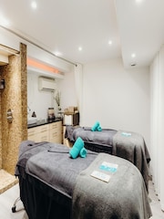 RED LETTER DAYS Spa Day for Two with Treatments Gift Experience - Image 4 of 4