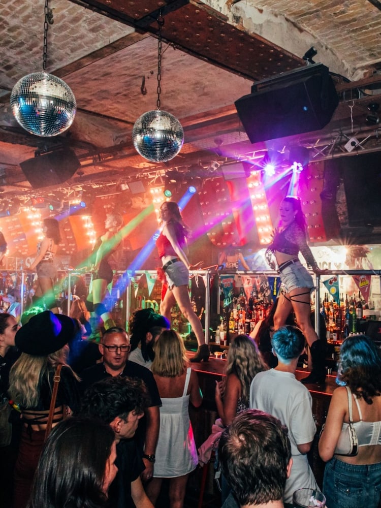 Red Letter Days Bottomless Brunch at Coyote Ugly Saloon for Two Gift Experience - Image 2 of 4