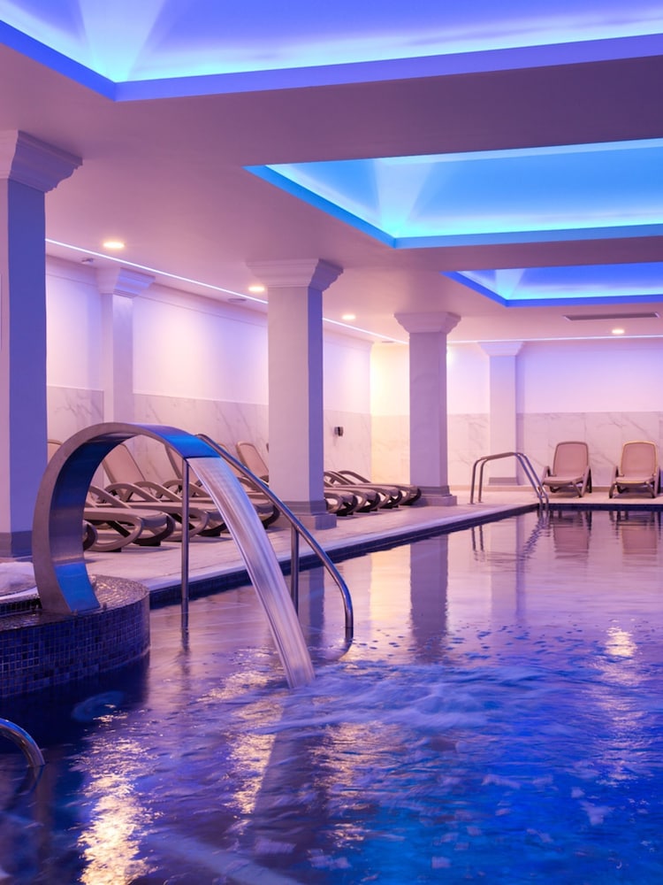 RED LETTER DAYS Pampering Spa Day with Lunch and a 50 Minute Treatment for Two at Greenwoods Hotel and Spa Gift Experience - Image 1 of 4 RED LETTER DAYS Pampering Spa Day with Lunch and a 50 Minute Treatment for Two at Greenwoods Hotel and Spa Gift Experience - Image 1 of 4