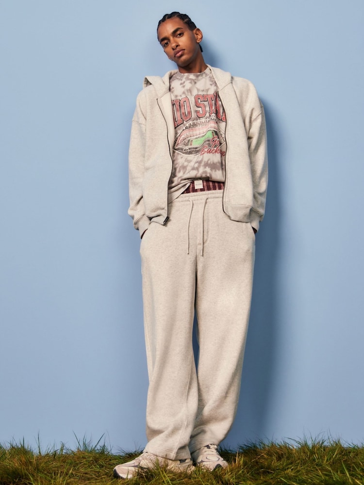 Hollister Grey Baggy Fit Sweatpant Joggers - Image 2 of 4 Hollister Grey Baggy Fit Sweatpant Joggers - Image 2 of 4