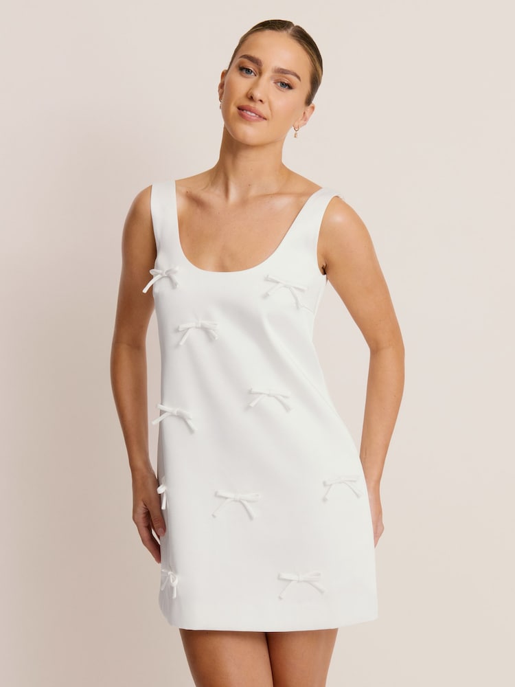 Six Stories White Scoop Neck Bow Detail Mini Dress - Image 6 of 6