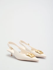 Ecru - Friends Like These Faux Leather Gold Hardware Pointed Toe Slingback Kitten Heel Court Shoes - Bild 1 von 5