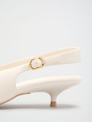 Ecru - Friends Like These Faux Leather Gold Hardware Pointed Toe Slingback Kitten Heel Court Shoes - Bild 3 von 5