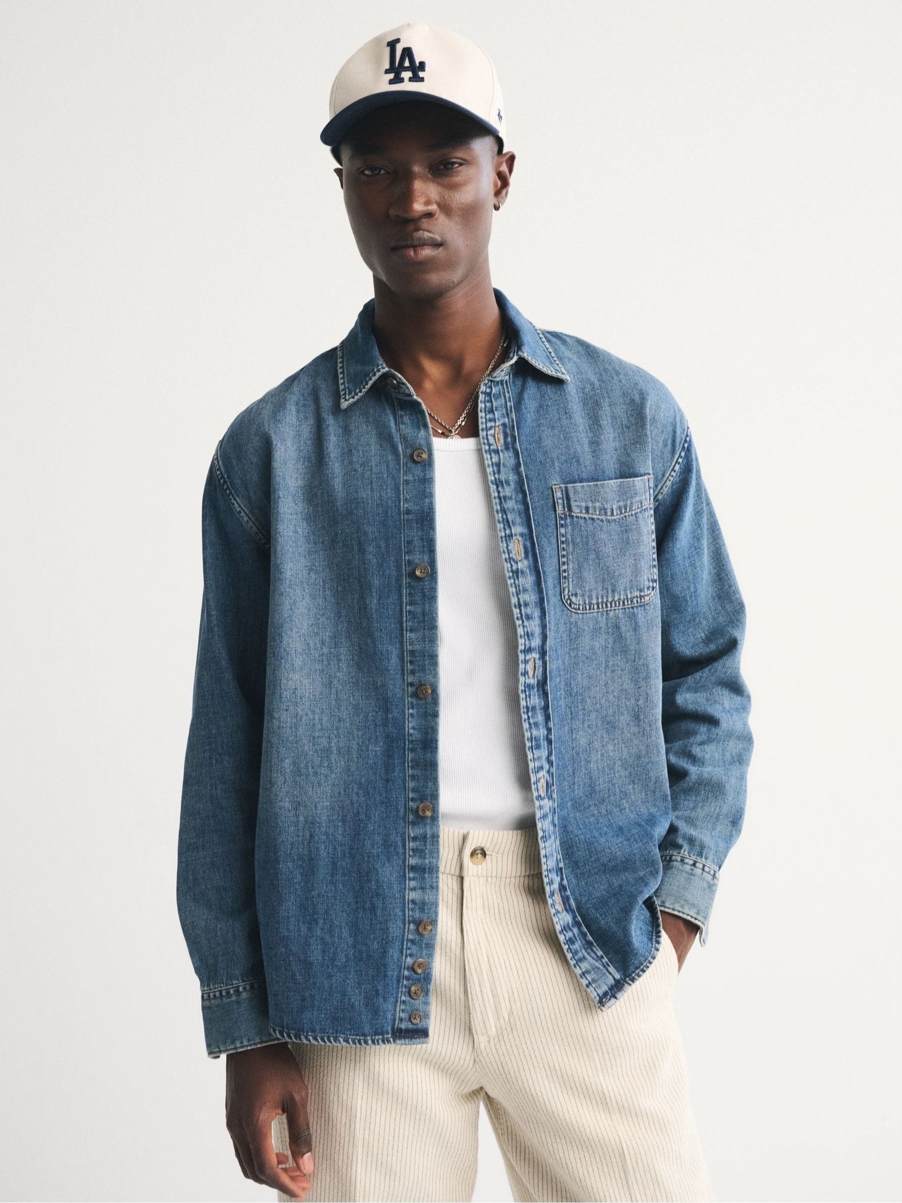 ニューヨークアリランツアー限定 ブルーデニムシャツ　希少M Next：日本 Abercrombie & Fitch 長袖デニムシャツ from Next Japan