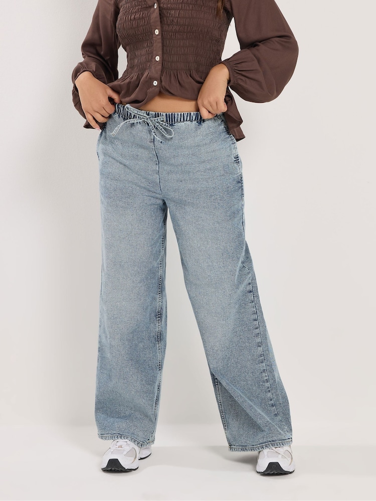 PixieGirl Petite Mid Blue Pull On Wide Leg Jeans - Image 2 of 5