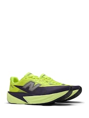 Žuto - New Balance muške trenerke FuelCell Rebel v5 - Slika 2 od 14