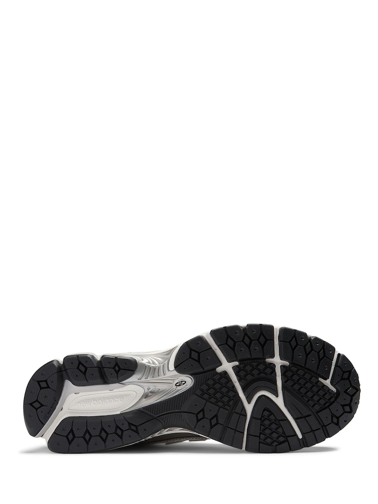 New Balance White/Black 1906 Trainers - Image 13 of 13 New Balance White/Black 1906 Trainers - Image 13 of 13