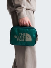 The North Face Green Base Camp Voyager Toiletries Bag - Image 2 of 4