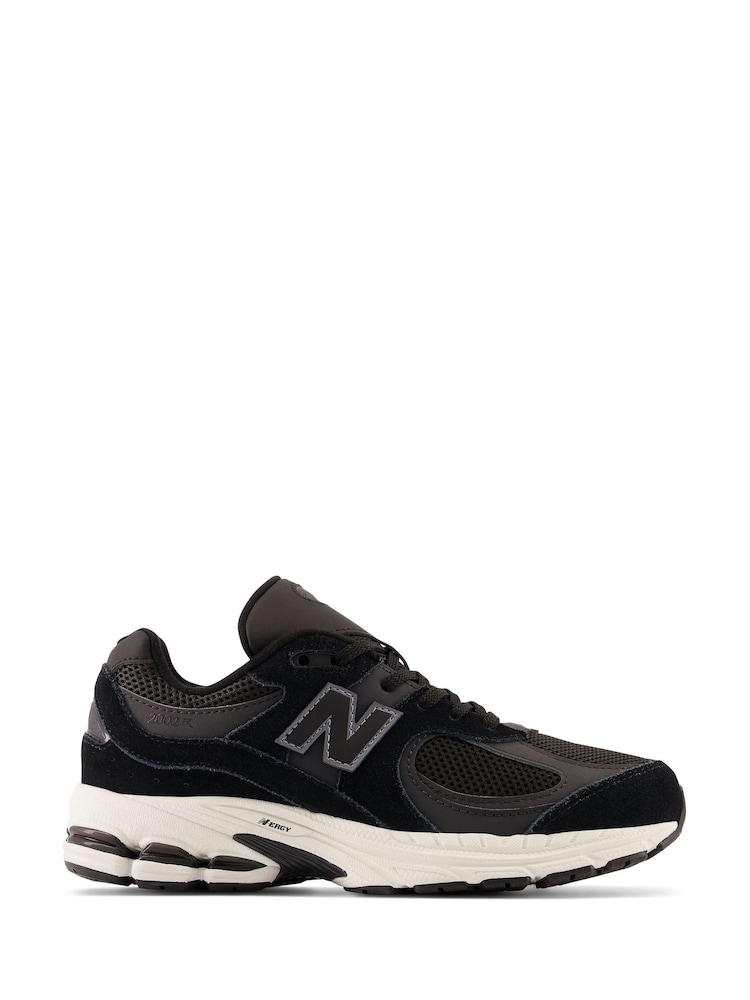 New Balance Black/White 2002 Youth Trainers - Image 1 of 6 New Balance Black/White 2002 Youth Trainers - Image 1 of 6